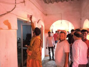 पूजा पाठ के दौरान स्वास्तिक का चिन्ह भी अंकित किया