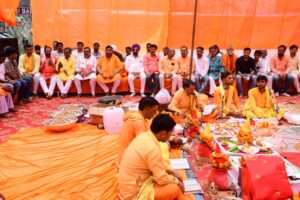 कार्यक्रम में उपस्थित लोग