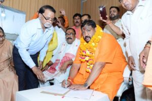 पूजन के पश्चात संभाली कमान