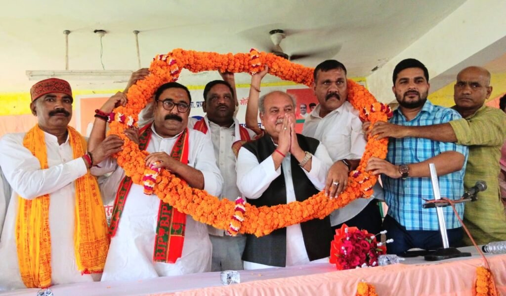 मोर्चा कार्यकर्ता पार्टी के अग्रिम पंक्ति के योद्धा, 2024 की करें तैयारी: नरेन्द्र सिंह तोमर