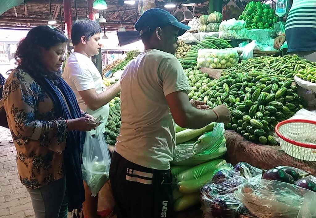 20 रुपया किलो बिकने वाला टमाटर अब 100 रुपया के पार