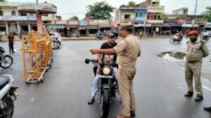 यातायात नियमो का पढ़ाया पाठ