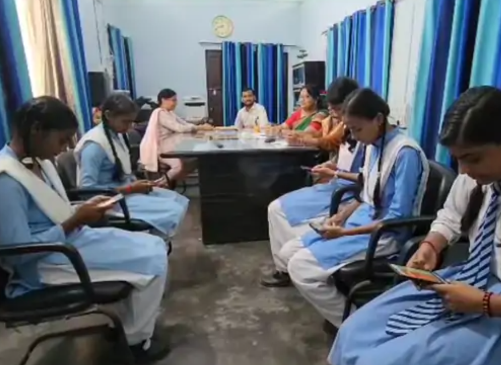 अब नहीं खरीदनी पड़ेंगी महंगी पुस्तकें,