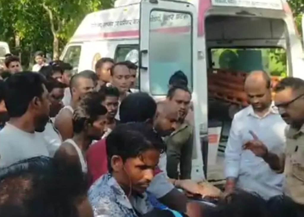 छात्रा पर चढ़ा ट्रक का पहिया