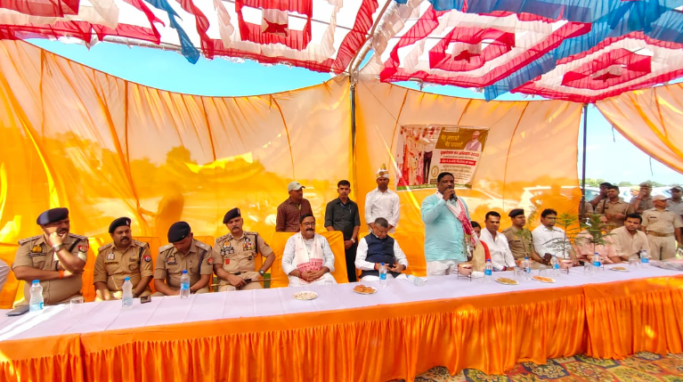 वृक्षारोपण अभियान का शुभारंभ किया