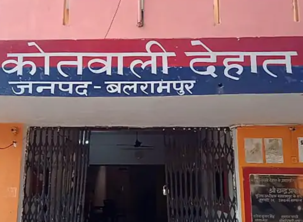 बेटे ने पिता को लाठियों से पीट-पीटकर मार डाला है।