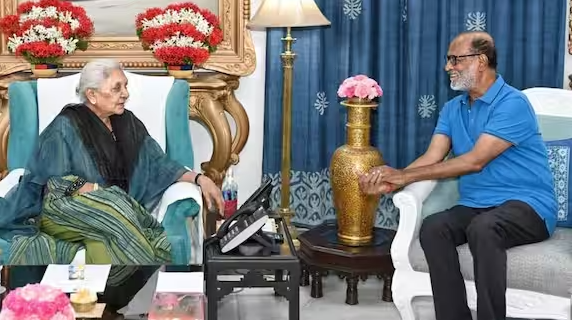 राज्यपाल से मिले सुपर स्टार रजनीकांत