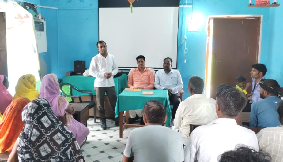 विद्यालय भारत भारी में अभिभावकों एवं शिक्षकों की मासिक बैठक आयोजित