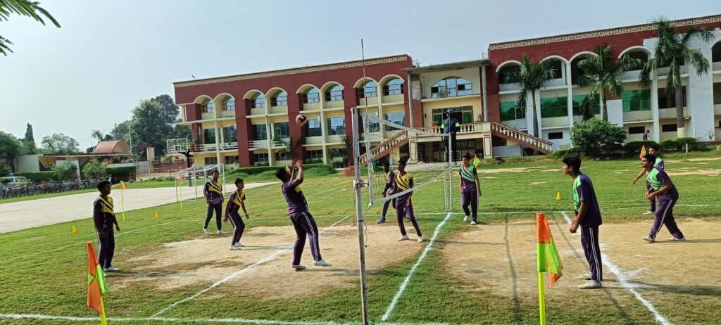 Balrampur: सेंट जेवियर्स सीनियर सेकेंडरी स्कूल में हुई इंटर हाउस वॉलीबॉल प्रतियोगिता