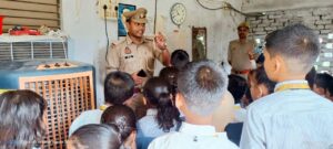 अग्नि निवारण सप्ताह के अवसर पर सेंट जेवियर्स डिज्नी वर्ल्ड स्कूल के बच्चों ने किया फायर स्टेशन का भ्रमण