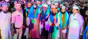 एक तरफ कीर्तन तो दूसरी तरफ पढ़ी गई दुआ, गंगा जमुनी तहजीब की खुशबू से महक उठा बलरामपुर…