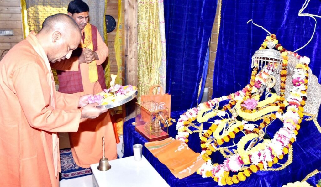 CM योगी आद‍ित्‍यनाथ ने 42वें रामायण मेला के पोस्टर का किया विमोचन