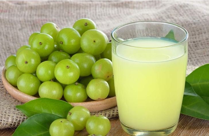 आंवला विटामिन-सी और एंटीऑक्सीडेंट से भरपूर