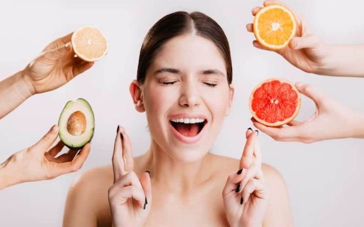 त्वचा के लिए भी फायदेमंद हैं ये फल और सब्जियां, मिलेगा नेचुरल ग्लो