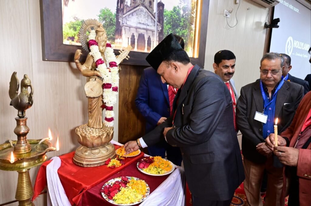 छात्र परिषद की ओर से संगोष्ठी का आयोजन किया