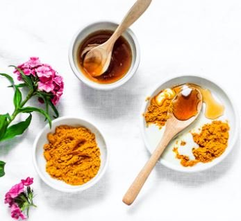 नेचुरल चीज़ों से बनने वाले इन फेस मास्क से बढ़ाएं कोलेजन प्रोडक्शन और बनी रहें जवां