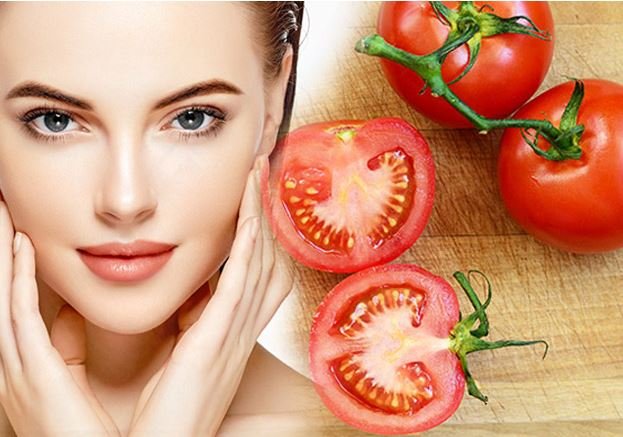 सर्दियों में गुलाबी निखार पाने के लिए लगाएं टमाटर के ये फेस पैक