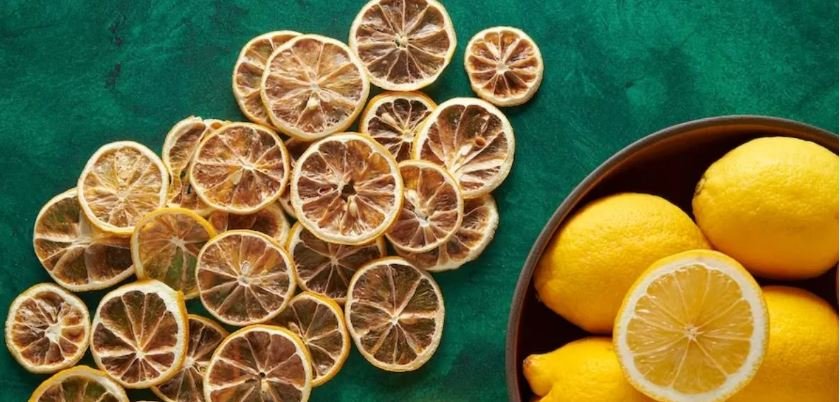 सूखे नींबू को फेंकने की जगह ऐसे करें रियूज