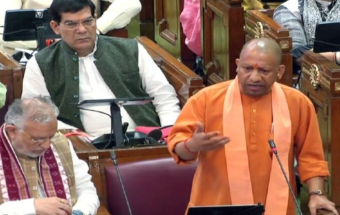 सपा पर बरसे CM योगी, गलत तथ्य पेश करने का लगाया आरोप