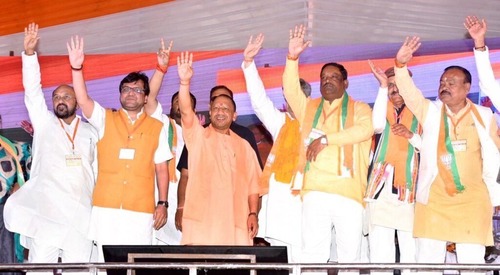 बलरामपुर में विश्वविद्यालय कभी कल्पना थी, हम उसे साकार कर रहे : योगी आदित्यनाथ