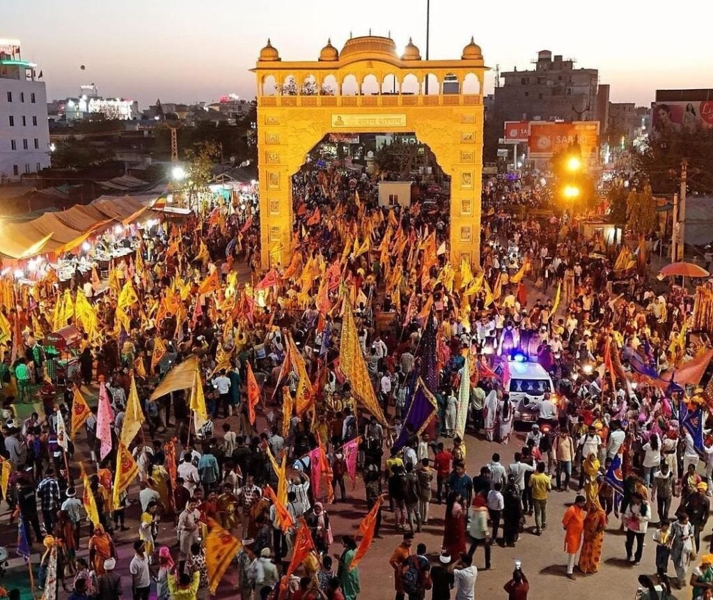 बाण प्राप्त कर तीन बाणधारी के नाम से प्रसिद्ध