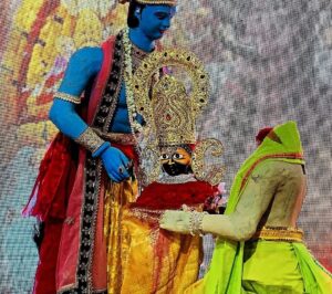 अलंकृत कर उनका शीश दान में मांगा