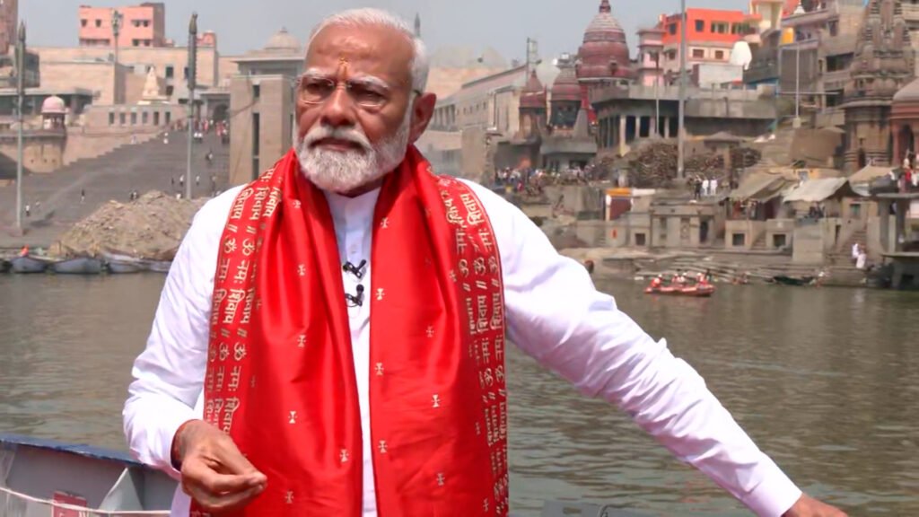 PM Modi Got Emotional While remembering his Mother