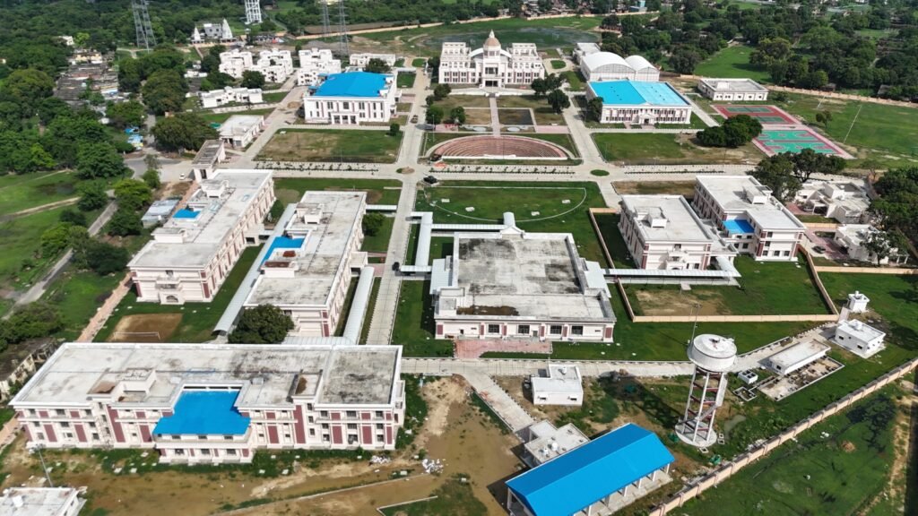 सीएम की मौजूदगी में उपराष्ट्रपति करेंगे पूर्वी यूपी के पहले सैनिक स्कूल का लोकार्पण