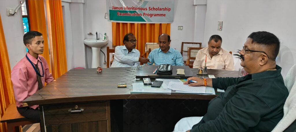 कठिन परिश्रम से ही खुलता है सफलता का मार्ग