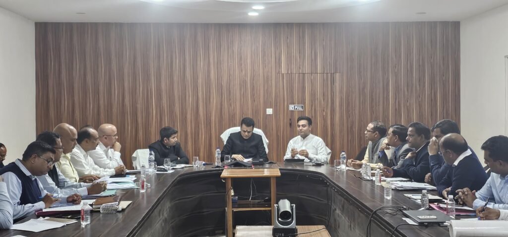 ब्लॉकों तक पानी पहुंचाने पर जोर