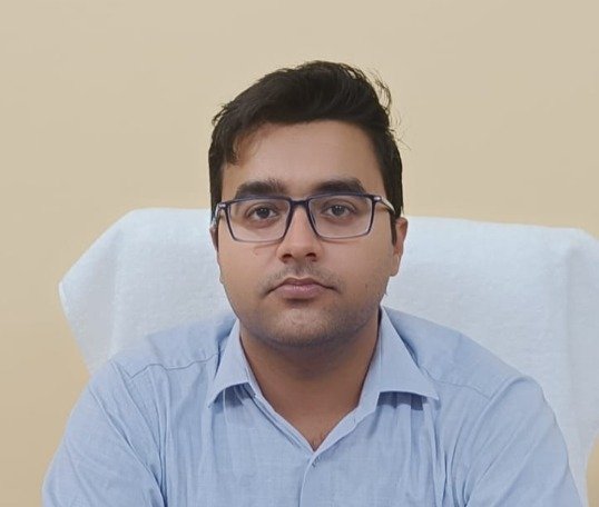 निजी वाहनों का हो रहा इस्तेमाल