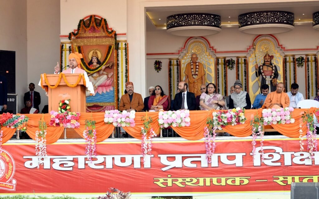 सीएम योगी के नेतृत्व में यूपी बना आदर्श राज्य