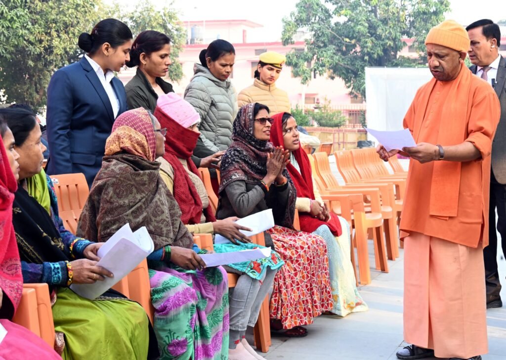 जनता दर्शन में 150 लोगों की सुनीं समस्याएं