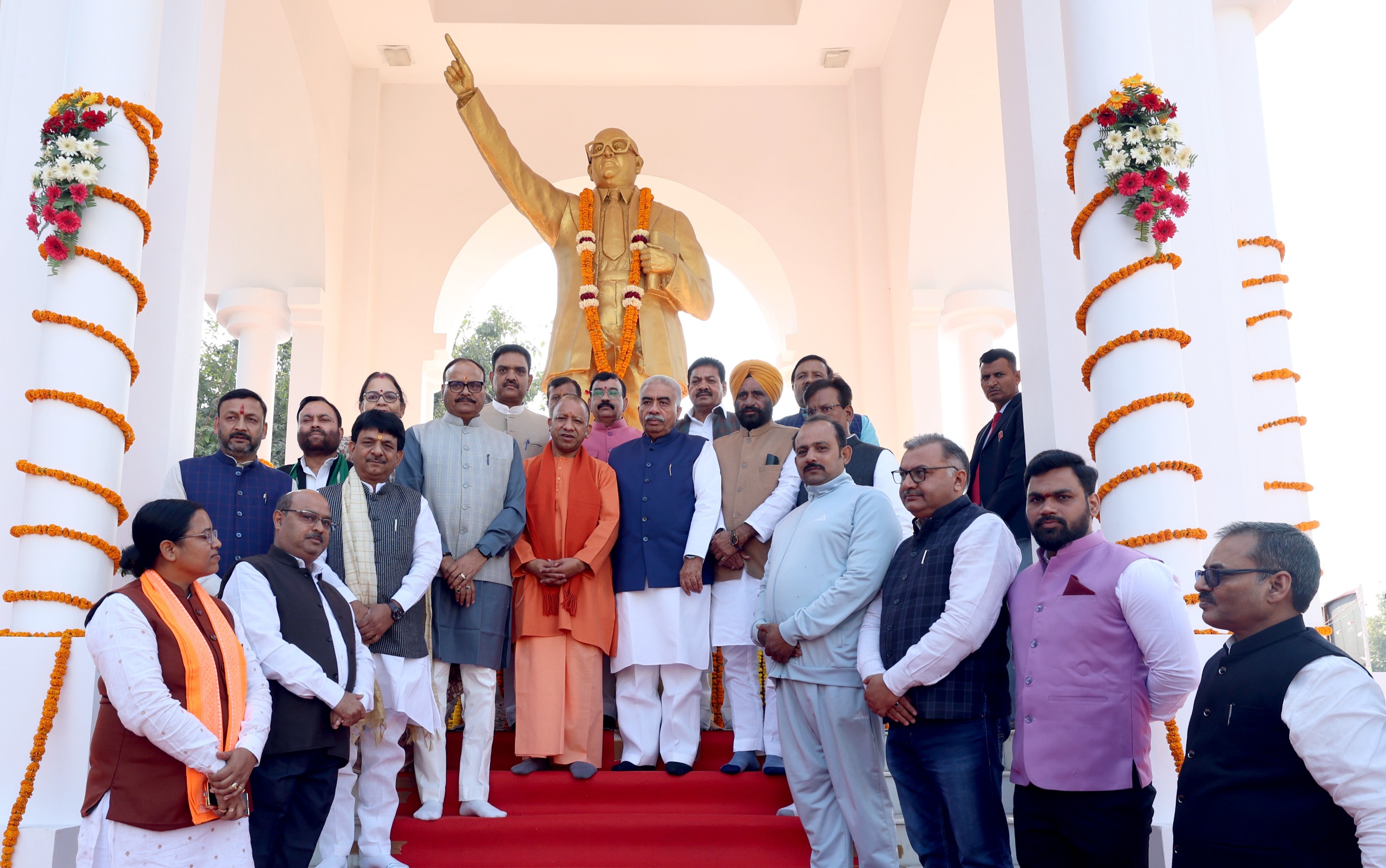 वंचितों और दलितों का जीवन बदलने में जुटी है सरकार