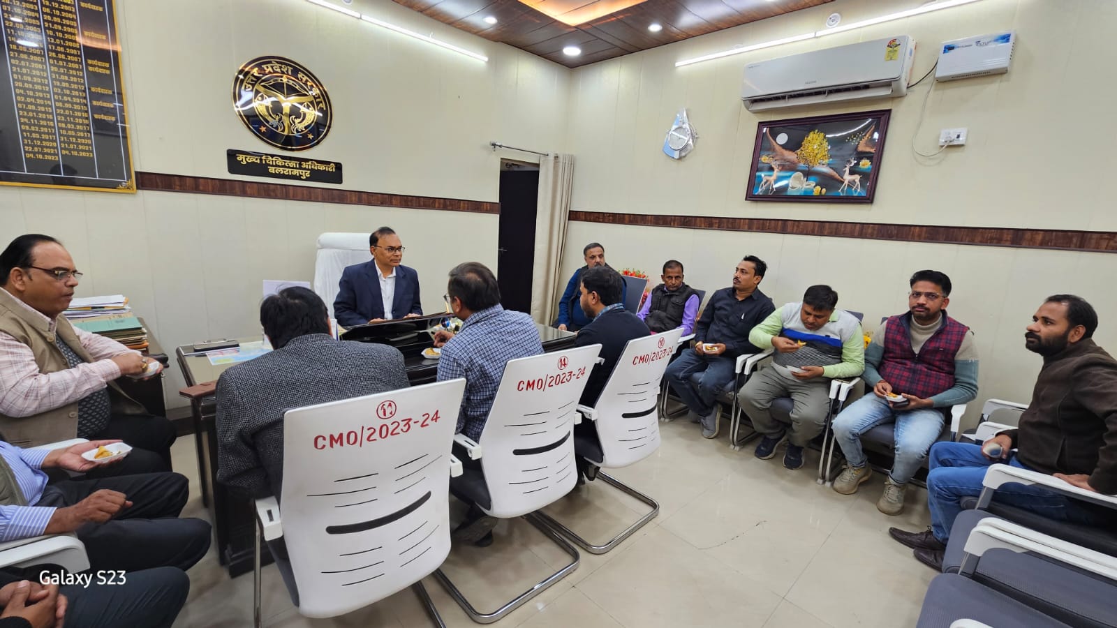सीएमओ ने नेत्र ज्योति अभियान की समीक्षा