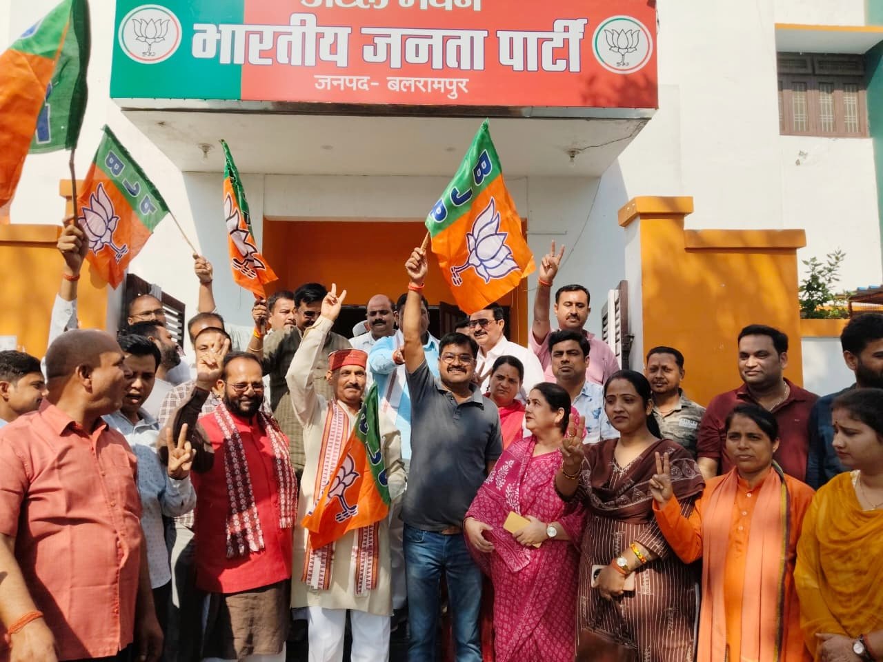 अटल भवन में जश्न का माहौल